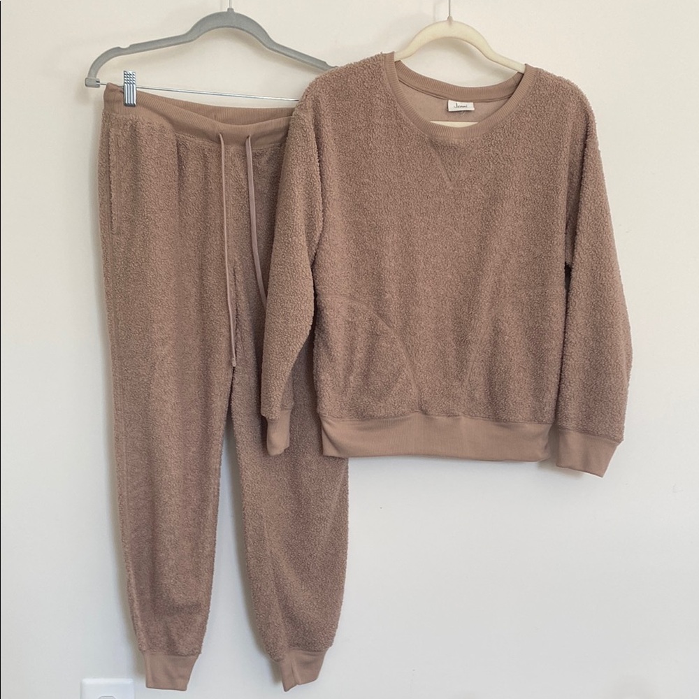 Jenni faux Sherpa Cozy Long Sleeve Top and Relaxed Joggers